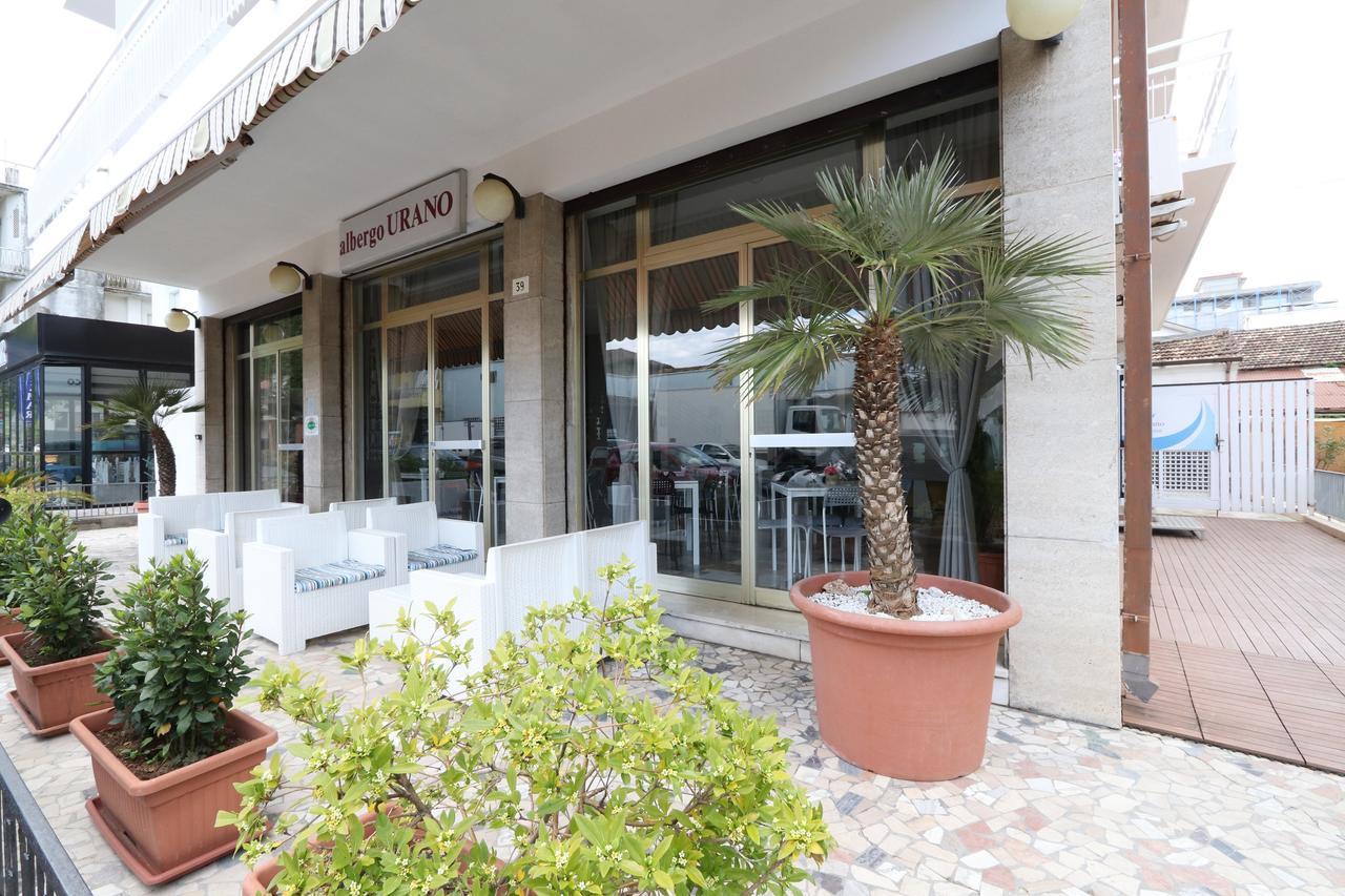 Hotel Urano Cattolica Bagian luar foto