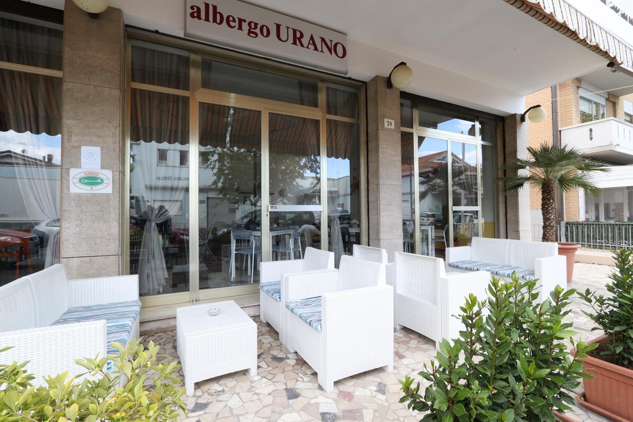 Hotel Urano Cattolica Bagian luar foto