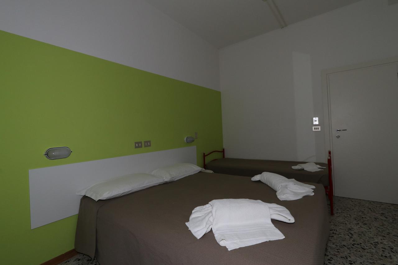 Hotel Urano Cattolica Bagian luar foto