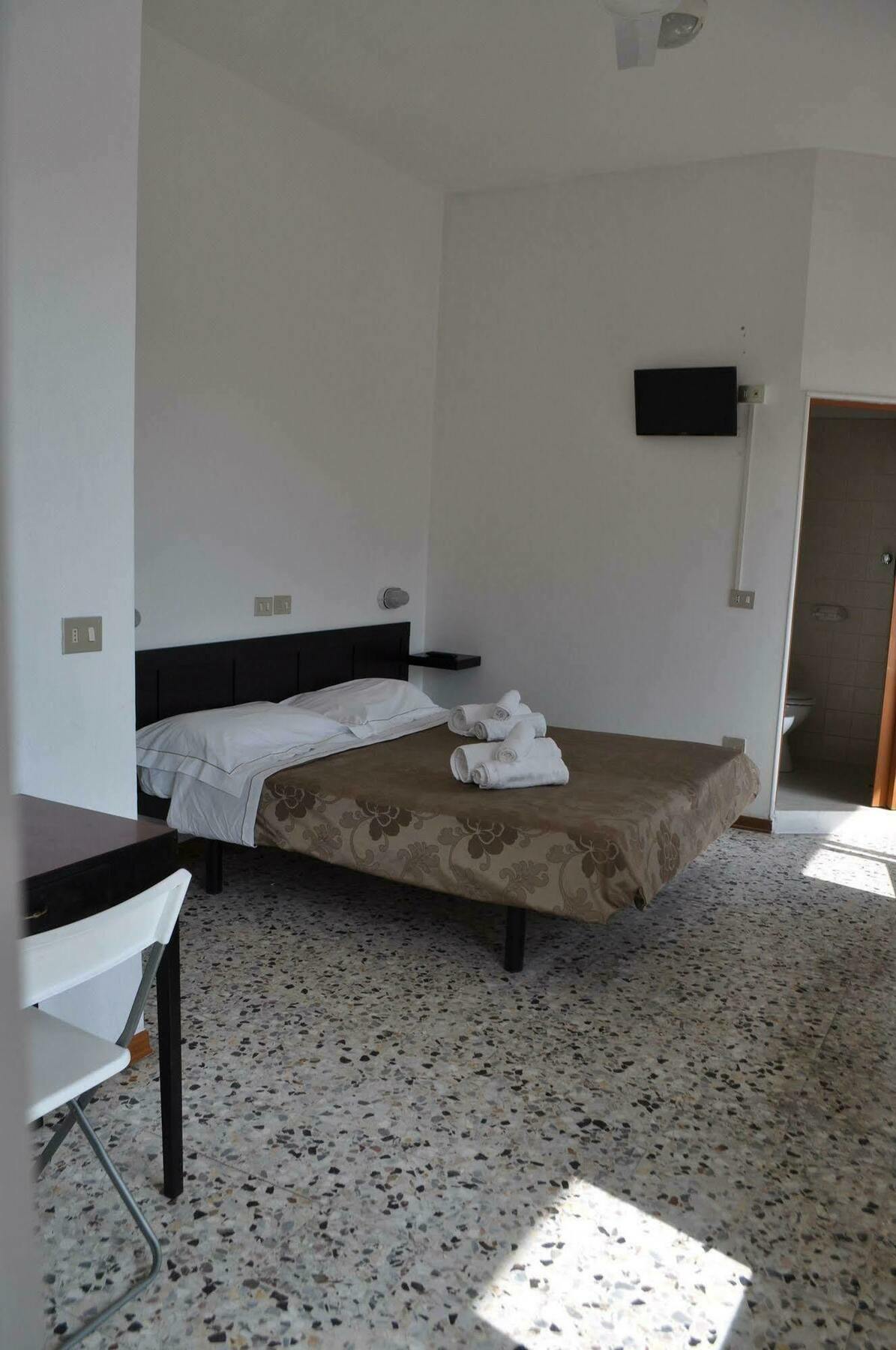 Hotel Urano Cattolica Bagian luar foto